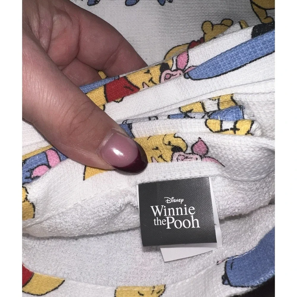 Disney Winnie the Pooh Valentine Kitchen Towels Set of 2‎ Piglet Eeyore NWT